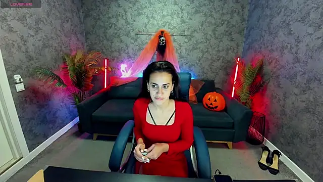 Snapshot of CherrySecrett chatting on 10.29.25 CherrySecrett online show from 10.29.25