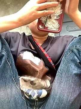 lan-xinh01 online show from 10.30.25