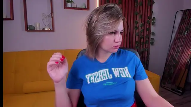 Snapshot of AriaEven chatting on 10.06.25 AriaEven online show from 10.06.25