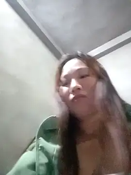 Snapshot of Suka_xx chatting on 10.22.25 Suka xx online show from 10.22.25