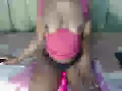 Snapshot of NaturalSlender6 chatting on 10.01.25 NaturalSlender6 online show from 10.01.25