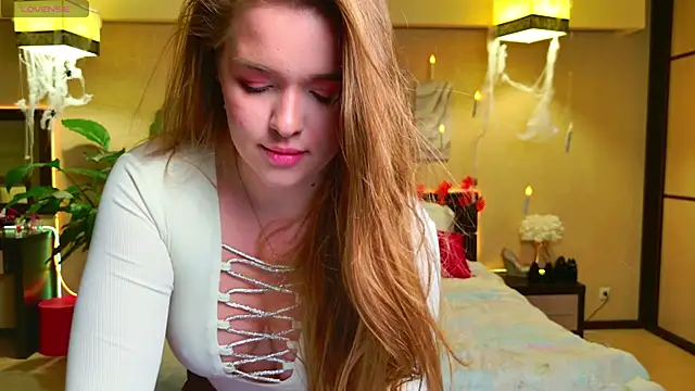 EmilyWhispers online show from 10.08.25