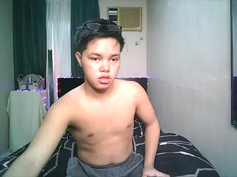 Snapshot of hot_babyboy26 chatting on 10.22.25 hot babyboy26 online show from 10.22.25