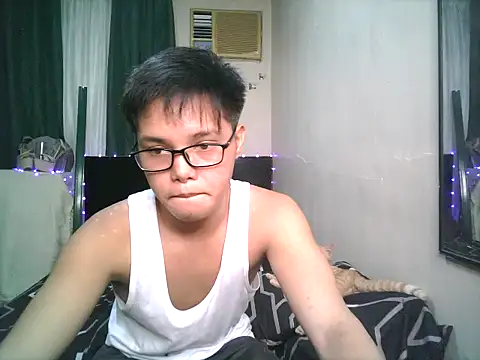 Snapshot of hot_babyboy26 chatting on 10.25.25 hot babyboy26 online show from 10.25.25