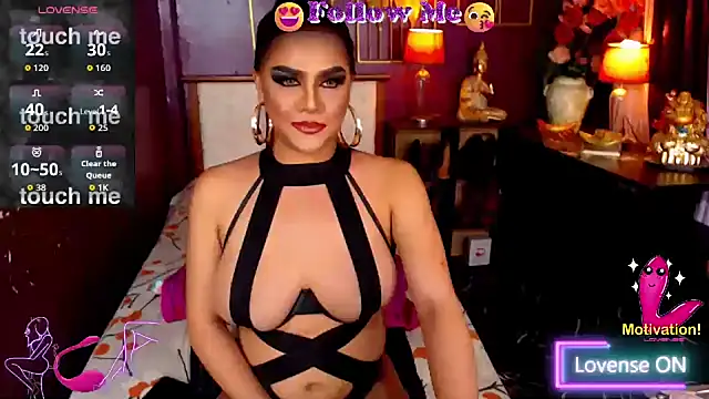 Snapshot of BombshellMARIA chatting on 10.07.25 BombshellMARIA online show from 10.07.25