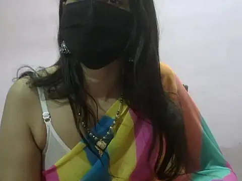 Snapshot of Laila_Cute chatting on 04.05.26 Laila Cute online show from 04.05.26