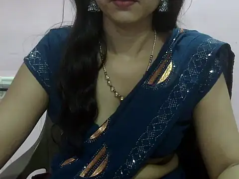 Snapshot of Laila_Cute chatting on 04.21.26 Laila Cute online show from 04.21.26