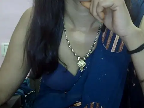 Snapshot of Laila_Cute chatting on 05.05.26 Laila Cute online show from 05.05.26