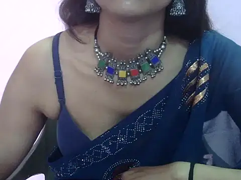 Snapshot of Laila_Cute chatting on 05.15.26 Laila Cute online show from 05.15.26