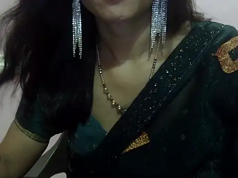Snapshot of Laila_Cute chatting on 05.28.26 Laila Cute online show from 05.28.26