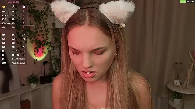 JulieLupo online show from 11.21.25