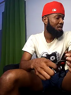 Snapshot of FreakyKaigrey chatting on 10.11.25 FreakyKaigrey online show from 10.11.25