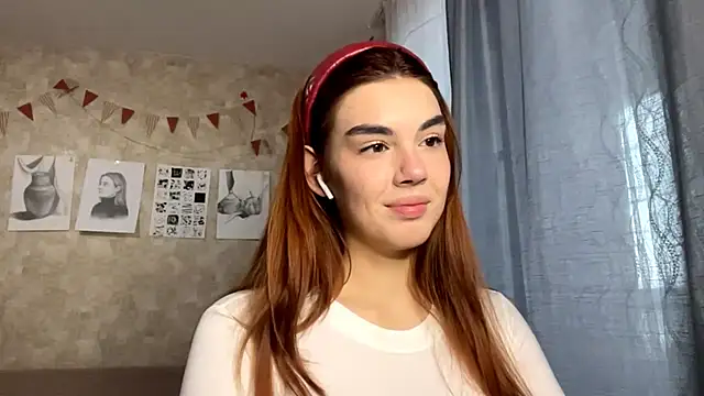 Snapshot of TeresitaLish chatting on 10.22.25 TeresitaLish online show from 10.22.25