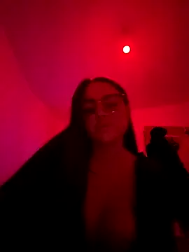 lolabeara online show from 10.03.25