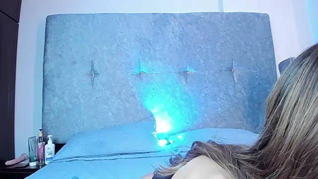 Snapshot of Mis_Sunny chatting on 10.09.25 Mis Sunny online show from 10.09.25