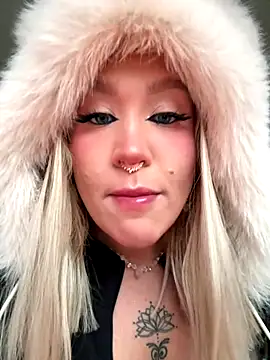 RollDolls online show from 12.20.25