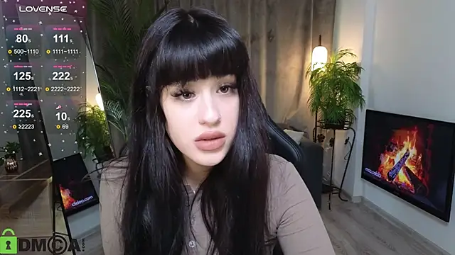 Snapshot of Erika_peach chatting on 10.14.25 Erika peach online show from 10.14.25