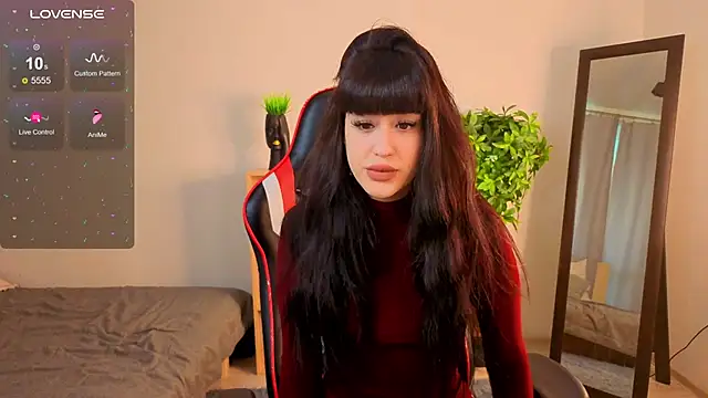 Snapshot of Erika_peach chatting on 10.22.25 Erika peach online show from 10.22.25