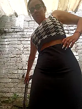 Jade 1-9 online show from 10.29.25