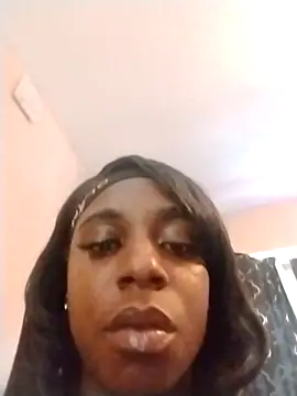 Snapshot of GoddessXOXOLovely chatting on 10.04.25 GoddessXOXOLovely online show from 10.04.25