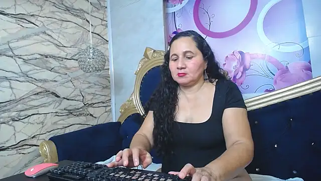 Snapshot of kimberly_candy chatting on 10.14.25 kimberly candy online show from 10.14.25