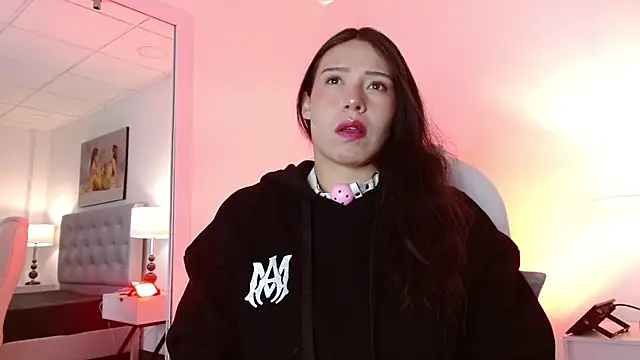 Snapshot of Mariaaam_ chatting on 10.10.25 Mariaaam  online show from 10.10.25