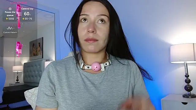 Snapshot of Mariaaam_ chatting on 10.13.25 Mariaaam  online show from 10.13.25