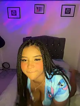 Snapshot of mitschellfox21 chatting on 10.22.25 mitschellfox21 online show from 10.22.25