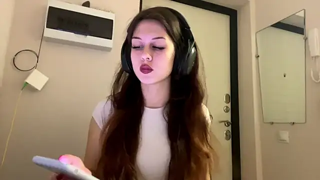 Snapshot of Nayra_flash chatting on 10.08.25 Nayra flash online show from 10.08.25