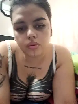 Snapshot of malboro_rojo chatting on 10.18.25 malboro rojo online show from 10.18.25