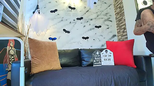 Snapshot of Max_Miller_S chatting on 10.20.25 Max Miller S online show from 10.20.25