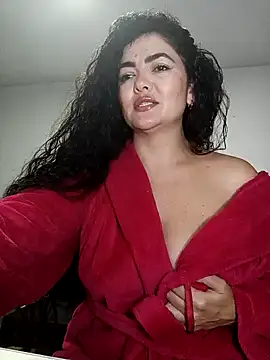 Snapshot of tutisex_ chatting on 10.22.25 tutisex  online show from 10.22.25