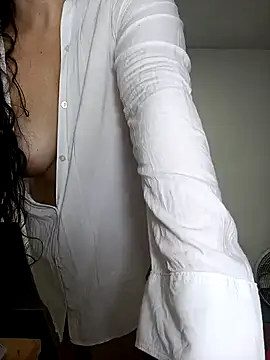 Snapshot of tutisex_ chatting on 10.27.25 tutisex  online show from 10.27.25