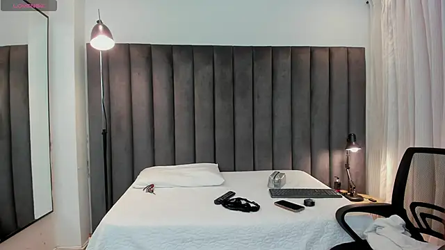 Snapshot of ivannagates chatting on 10.30.25 ivannagates online show from 10.30.25