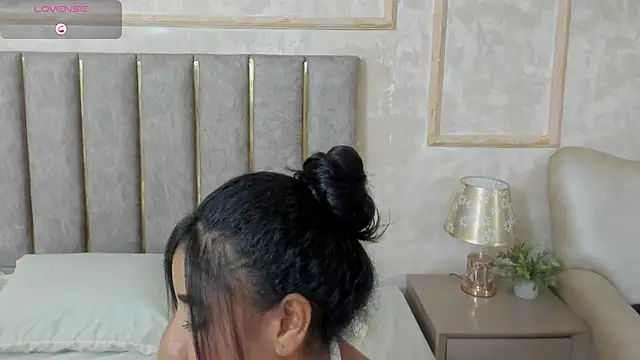 Nahomycarterr online show from 11.28.25