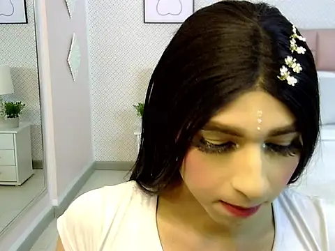 Snapshot of Luna_LaFontaine chatting on 10.09.25 Luna LaFontaine online show from 10.09.25