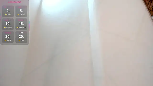 Snapshot of zafiro_rh chatting on 10.23.25 zafiro rh online show from 10.23.25