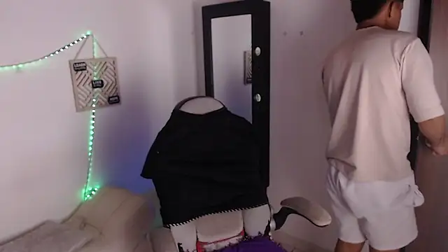 Snapshot of Dylan_horny chatting on 10.09.25 Dylan horny online show from 10.09.25