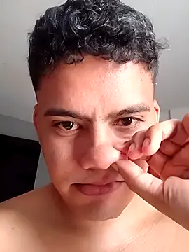 Snapshot of luigidickk chatting on 10.20.25 luigidickk online show from 10.20.25