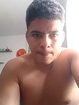 Snapshot of luigidickk chatting on 10.28.25 luigidickk online show from 10.28.25