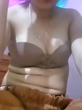  TranThao 05 online show from 10.13.25