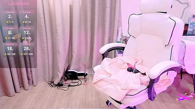  Aria Moonie online show from 10.29.25