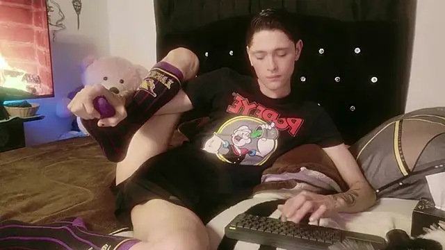 Tyler cat online show from 11.14.25