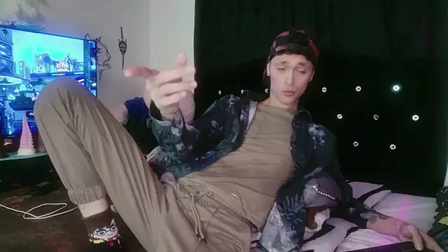 Tyler cat online show from 11.24.25