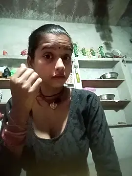 Snapshot of Cuty_kanchna chatting on 10.24.25 Cuty kanchna online show from 10.24.25