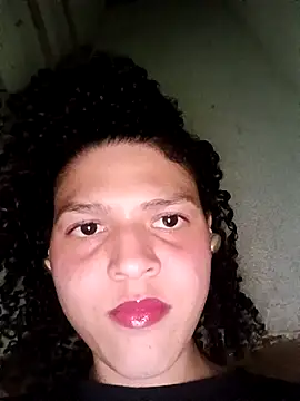 Snapshot of Larissinhamm chatting on 10.03.25 Larissinhamm online show from 10.03.25