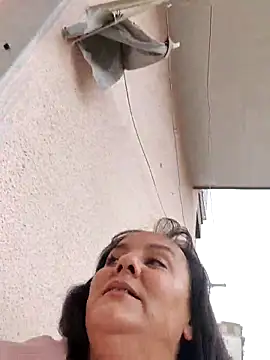 Snapshot of pasajuis chatting on 10.17.25 pasajuis online show from 10.17.25