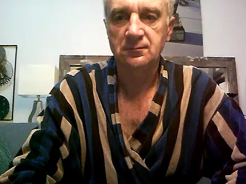 Snapshot of Vintermelon2 chatting on 10.06.25 Vintermelon2 online show from 10.06.25