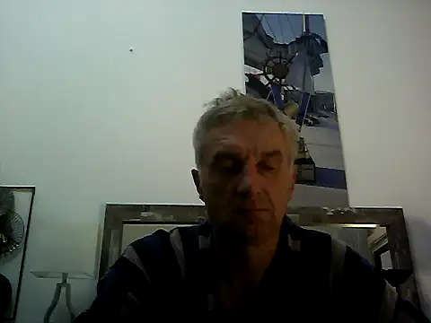 Snapshot of Vintermelon2 chatting on 10.08.25 Vintermelon2 online show from 10.08.25