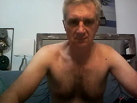 Snapshot of Vintermelon2 chatting on 10.09.25 Vintermelon2 online show from 10.09.25